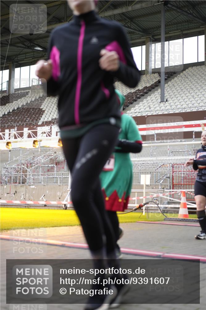 07.12.2025 - St. Pauli X-Mass-Run No. 15 Patografie http://msf.ph/oto/9391607 07.12.2025 10:40:07 Ziel 230, 538, 580, 3161, 3164, 3796, 3797, 4874, 4878 meine-sportfotos.de