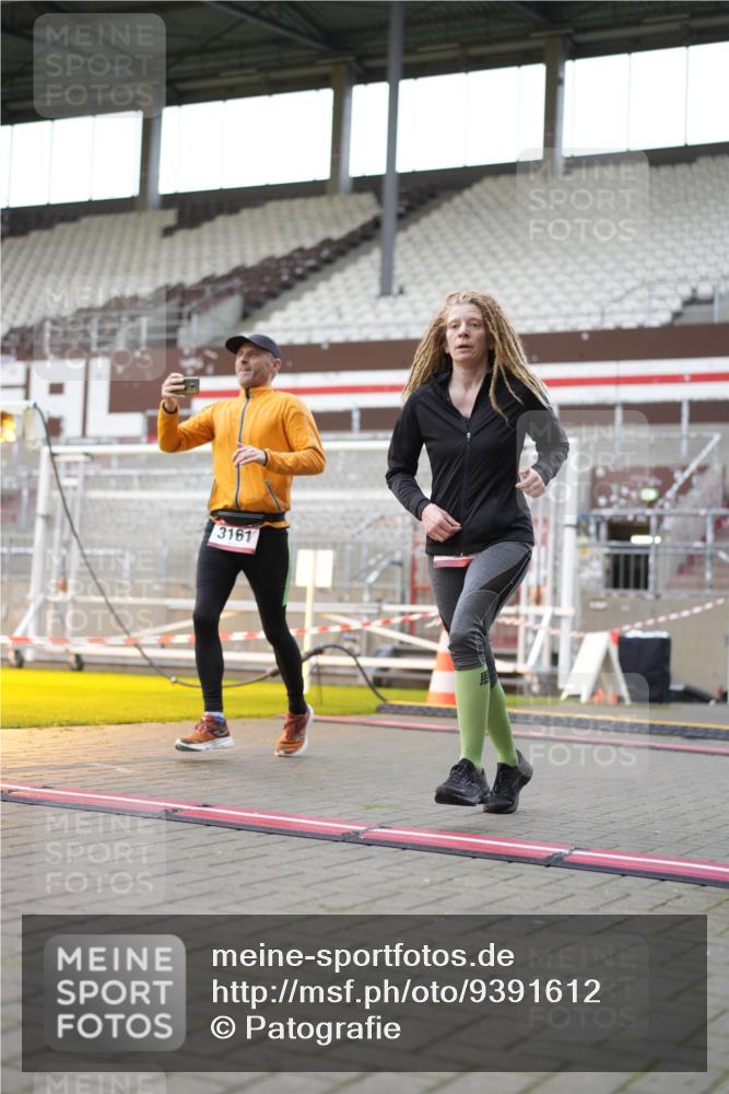 07.12.2025 - St. Pauli X-Mass-Run No. 15 Patografie http://msf.ph/oto/9391612 07.12.2025 10:40:11 Ziel 230, 538, 580, 731, 735, 3161, 3164, 3796, 3797, 4874, 4878 meine-sportfotos.de