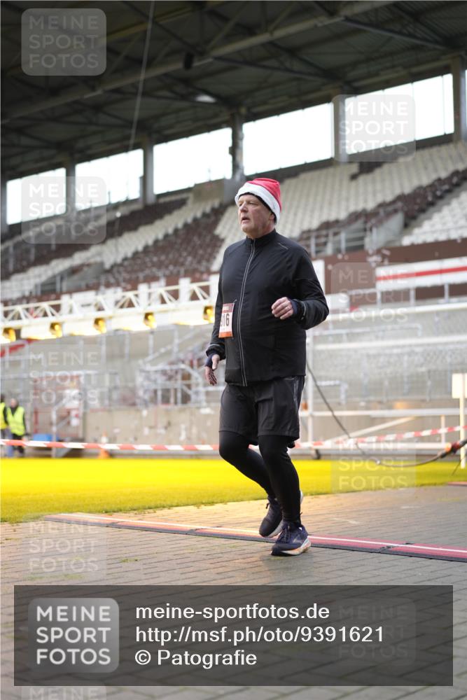 07.12.2025 - St. Pauli X-Mass-Run No. 15 Patografie http://msf.ph/oto/9391621 07.12.2025 10:40:24 Ziel 731, 735, 2169, 2594, 2916, 3161, 3164, 3244, 3408 meine-sportfotos.de