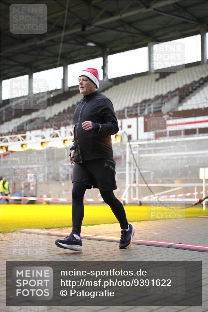 07.12.2025 - St. Pauli X-Mass-Run No. 15 Patografie http://msf.ph/oto/9391622 07.12.2025 10:40:24 Ziel 731, 735, 2169, 2594, 2916, 3161, 3164, 3244, 3408 meine-sportfotos.de