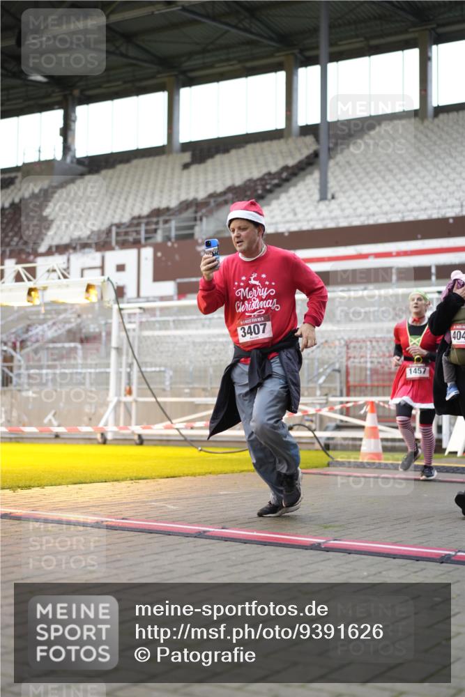 07.12.2025 - St. Pauli X-Mass-Run No. 15 Patografie http://msf.ph/oto/9391626 07.12.2025 10:40:29 Ziel 284, 406, 731, 735, 1457, 2169, 2594, 2916, 3244, 3407, 3408, 4041, 4304 meine-sportfotos.de