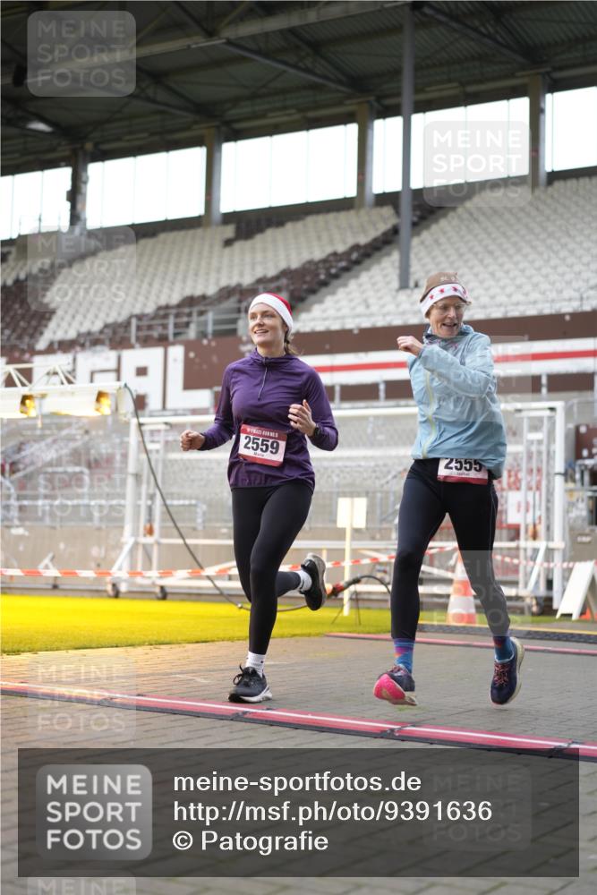 07.12.2025 - St. Pauli X-Mass-Run No. 15 Patografie http://msf.ph/oto/9391636 07.12.2025 10:40:38 Ziel 284, 406, 1457, 2555, 2559, 2594, 2916, 3244, 3407, 3408, 4041, 4304, 4856 meine-sportfotos.de