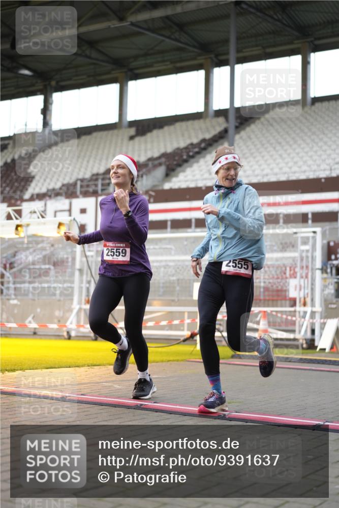 07.12.2025 - St. Pauli X-Mass-Run No. 15 Patografie http://msf.ph/oto/9391637 07.12.2025 10:40:38 Ziel 284, 406, 1457, 2555, 2559, 2594, 2916, 3244, 3407, 3408, 4041, 4304, 4856 meine-sportfotos.de