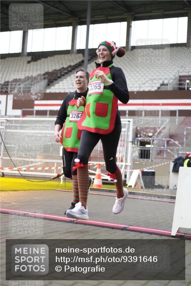 07.12.2025 - St. Pauli X-Mass-Run No. 15 Patografie http://msf.ph/oto/9391646 07.12.2025 10:40:51 Ziel 288, 952, 2555, 2559, 3264, 3265, 4773, 4856, 4871 meine-sportfotos.de