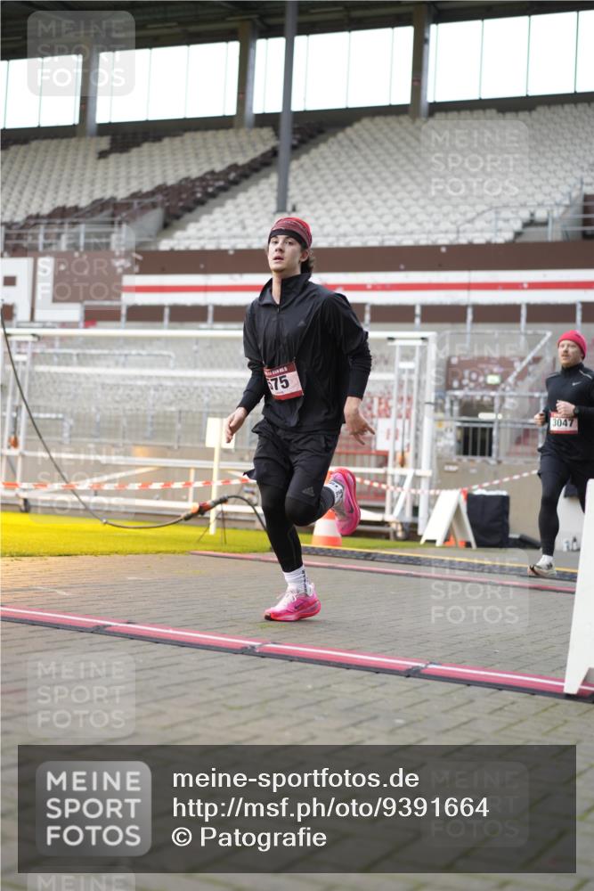 07.12.2025 - St. Pauli X-Mass-Run No. 15 Patografie http://msf.ph/oto/9391664 07.12.2025 10:41:07 Ziel 449, 545, 575, 952, 1153, 2330, 2331, 3047, 3951, 4617, 4773 meine-sportfotos.de