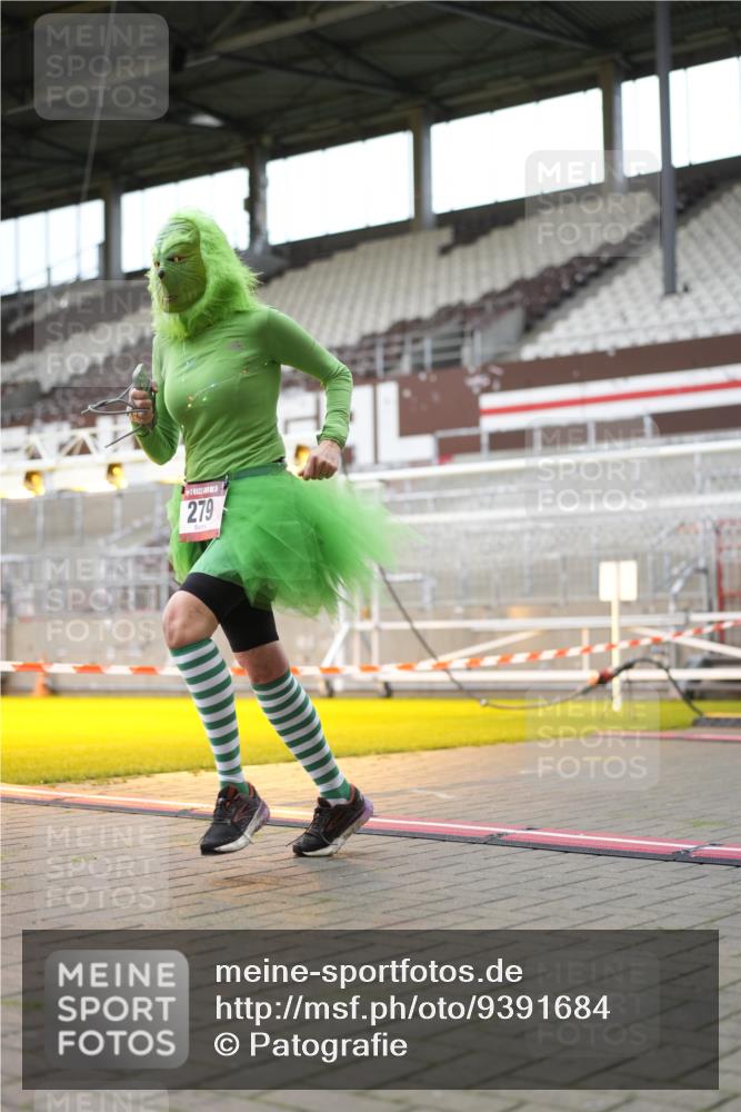 07.12.2025 - St. Pauli X-Mass-Run No. 15 Patografie http://msf.ph/oto/9391684 07.12.2025 10:41:35 Ziel 141, 279, 322, 1275, 2288, 2563, 3392 meine-sportfotos.de