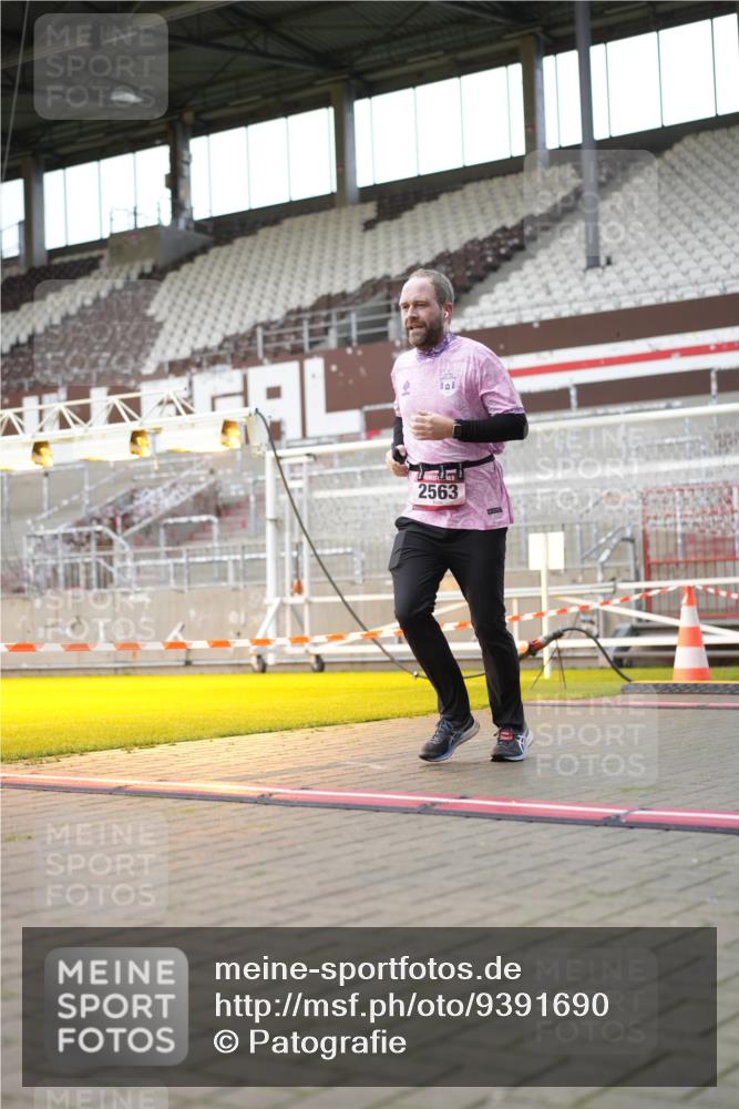 07.12.2025 - St. Pauli X-Mass-Run No. 15 Patografie http://msf.ph/oto/9391690 07.12.2025 10:41:39 Ziel 141, 279, 322, 1275, 2288, 2563, 3392 meine-sportfotos.de