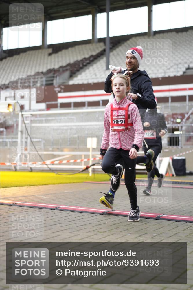 07.12.2025 - St. Pauli X-Mass-Run No. 15 Patografie http://msf.ph/oto/9391693 07.12.2025 10:41:46 Ziel 141, 279, 322, 1266, 2288, 2563, 2829, 2831 meine-sportfotos.de