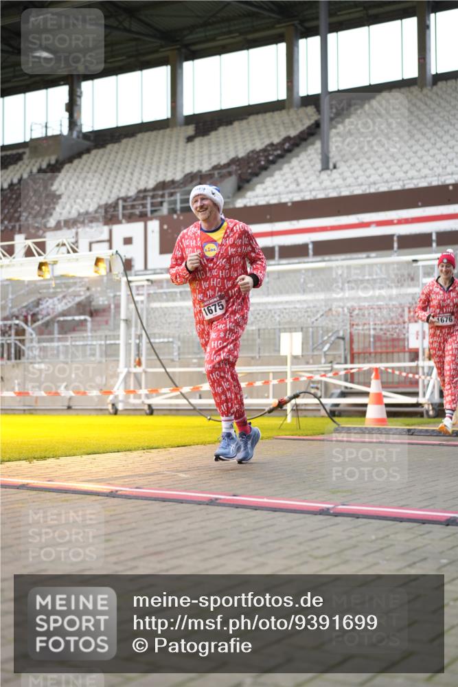 07.12.2025 - St. Pauli X-Mass-Run No. 15 Patografie http://msf.ph/oto/9391699 07.12.2025 10:41:53 Ziel 141, 322, 968, 1266, 1674, 1675, 1676, 2563, 2829, 2831 meine-sportfotos.de