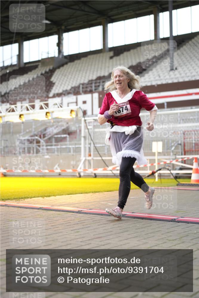 07.12.2025 - St. Pauli X-Mass-Run No. 15 Patografie http://msf.ph/oto/9391704 07.12.2025 10:41:57 Ziel 968, 1266, 1674, 1675, 1676, 2829, 2831 meine-sportfotos.de