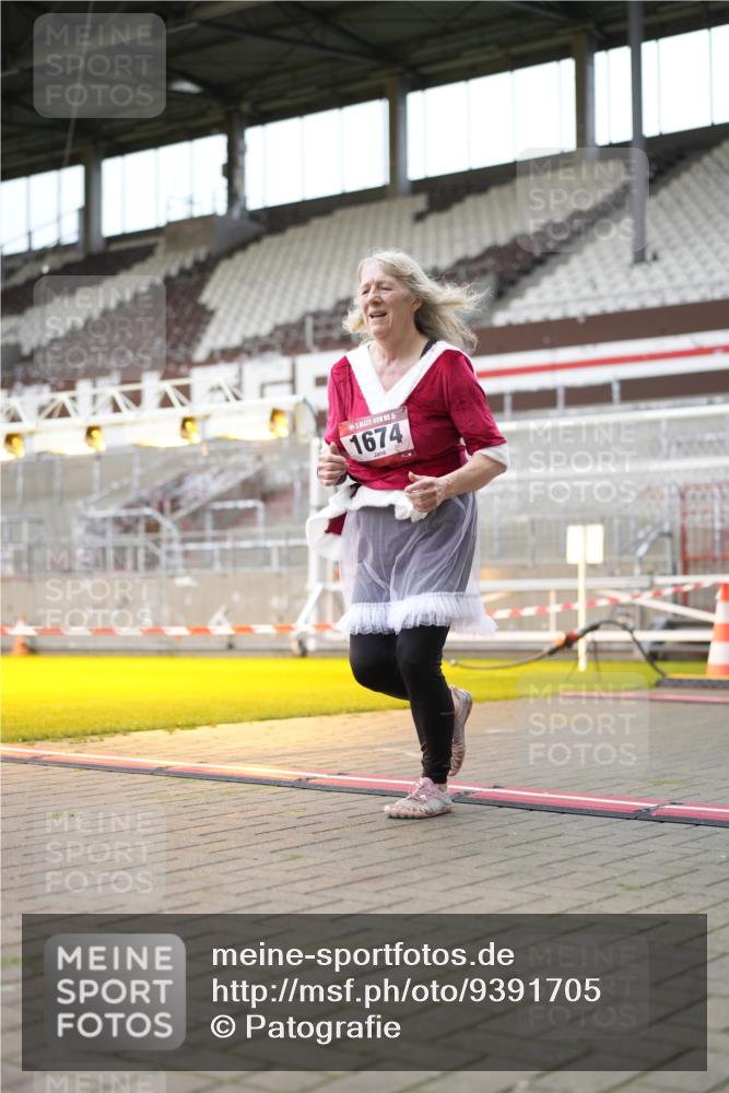 07.12.2025 - St. Pauli X-Mass-Run No. 15 Patografie http://msf.ph/oto/9391705 07.12.2025 10:41:57 Ziel 968, 1266, 1674, 1675, 1676, 2829, 2831 meine-sportfotos.de