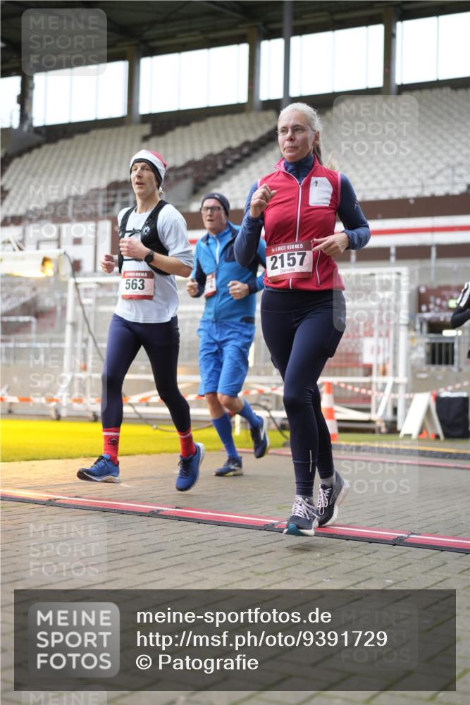 07.12.2025 - St. Pauli X-Mass-Run No. 15 Patografie http://msf.ph/oto/9391729 07.12.2025 10:42:19 Ziel 116, 563, 1272, 1438, 2013, 2157, 2261, 2722, 2931, 3042, 3399, 4045, 4046, 4441, 4622 meine-sportfotos.de