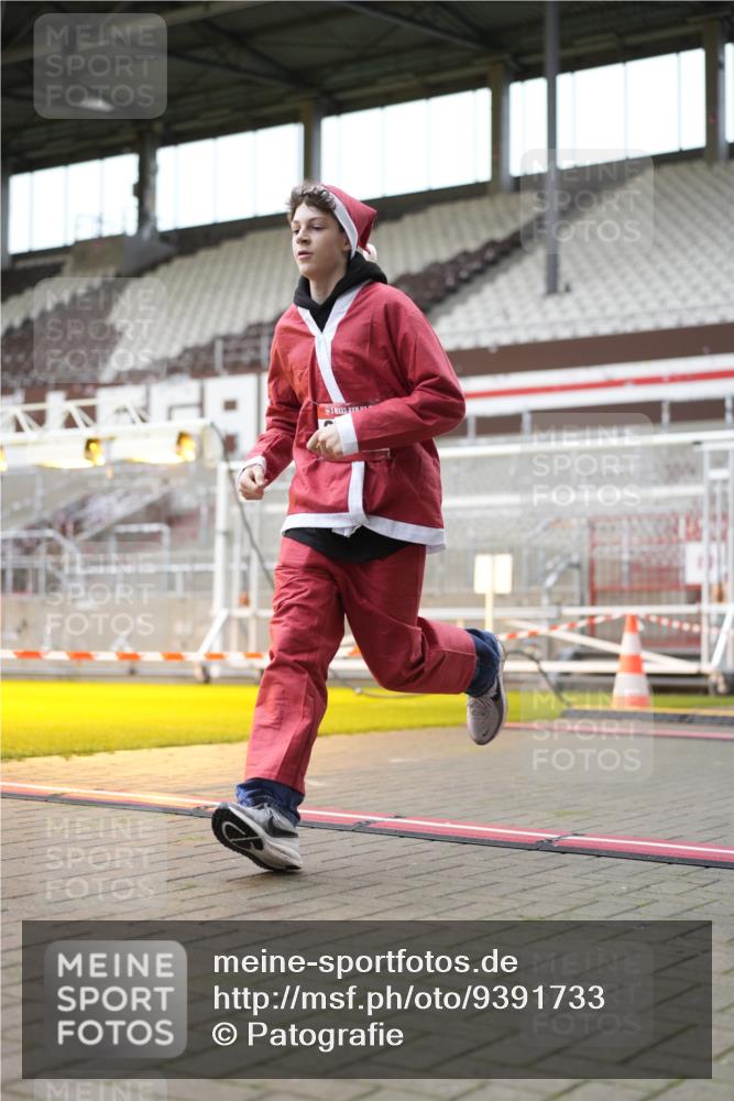 07.12.2025 - St. Pauli X-Mass-Run No. 15 Patografie http://msf.ph/oto/9391733 07.12.2025 10:42:22 Ziel 116, 563, 1272, 1358, 1434, 1438, 2012, 2013, 2157, 2261, 2722, 2931, 3042, 3399, 4622 meine-sportfotos.de