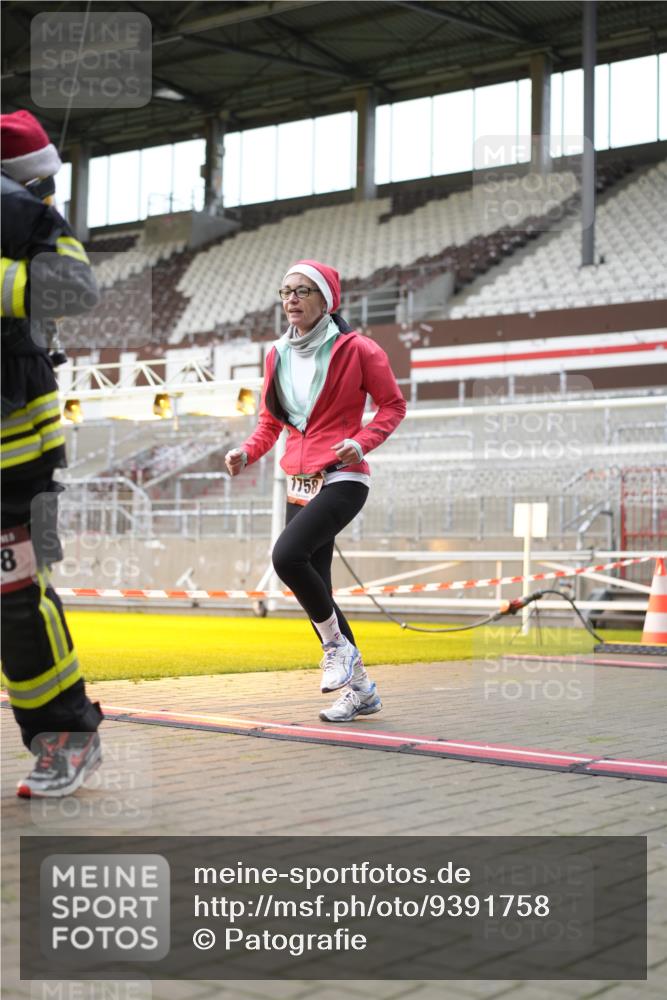 07.12.2025 - St. Pauli X-Mass-Run No. 15 Patografie http://msf.ph/oto/9391758 07.12.2025 10:42:41 Ziel 519, 598, 604, 625, 1358, 1434, 1758, 2012, 2061, 2155, 2621, 2622, 4394, 4594, 4857 meine-sportfotos.de