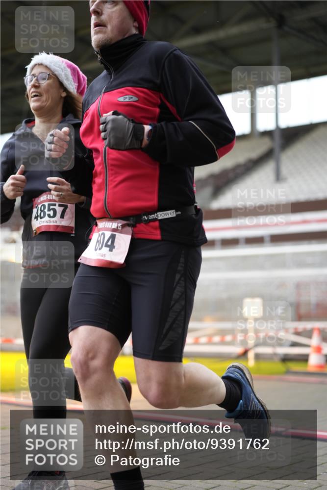 07.12.2025 - St. Pauli X-Mass-Run No. 15 Patografie http://msf.ph/oto/9391762 07.12.2025 10:42:42 Ziel 519, 598, 604, 625, 1434, 1758, 2061, 2155, 2621, 2622, 4394, 4594, 4857 meine-sportfotos.de