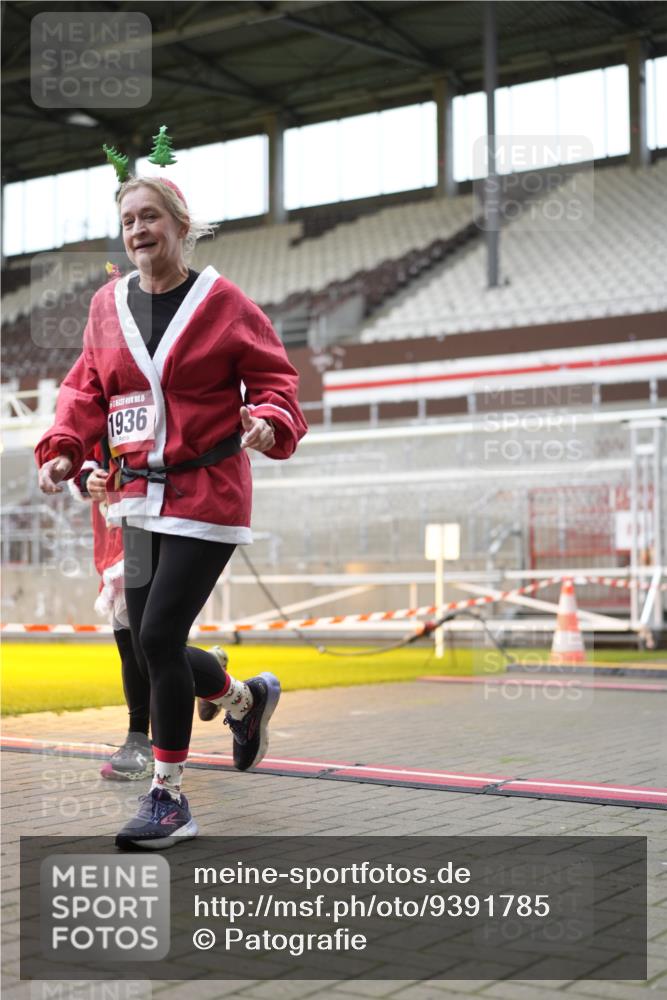 07.12.2025 - St. Pauli X-Mass-Run No. 15 Patografie http://msf.ph/oto/9391785 07.12.2025 10:43:06 Ziel 296, 1053, 1301, 1616, 1814, 1936, 2052, 2053, 2336, 2337, 2724, 2726, 2761, 2762, 2802, 2901, 3381, 4161, 4621 meine-sportfotos.de