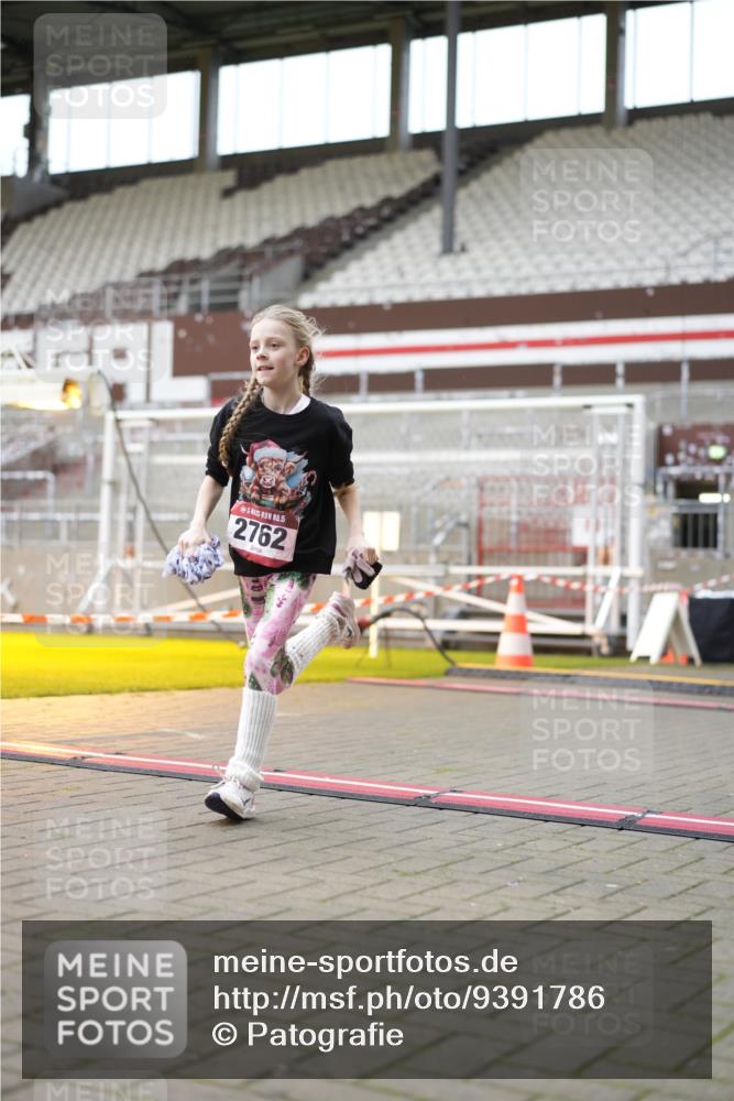 07.12.2025 - St. Pauli X-Mass-Run No. 15 Patografie http://msf.ph/oto/9391786 07.12.2025 10:43:07 Ziel 296, 1053, 1301, 1616, 1814, 1936, 2052, 2053, 2336, 2337, 2724, 2726, 2761, 2762, 2802, 2901, 3381, 4161, 4621 meine-sportfotos.de