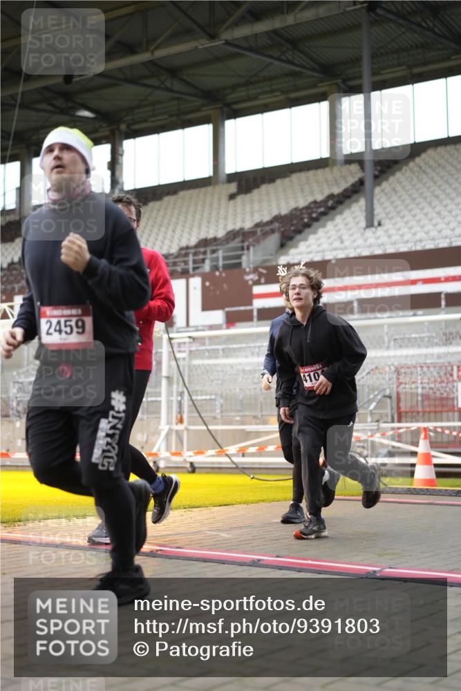 07.12.2025 - St. Pauli X-Mass-Run No. 15 Patografie http://msf.ph/oto/9391803 07.12.2025 10:43:26 Ziel 74, 559, 1053, 1616, 2459, 2487, 2647, 3022, 3038, 3226, 3237, 4104 meine-sportfotos.de