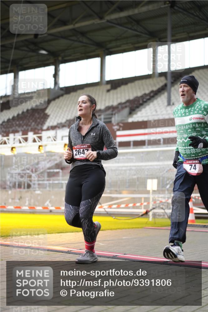 07.12.2025 - St. Pauli X-Mass-Run No. 15 Patografie http://msf.ph/oto/9391806 07.12.2025 10:43:29 Ziel 74, 84, 559, 706, 2459, 2487, 2647, 3022, 3038, 3226, 3237, 4104 meine-sportfotos.de