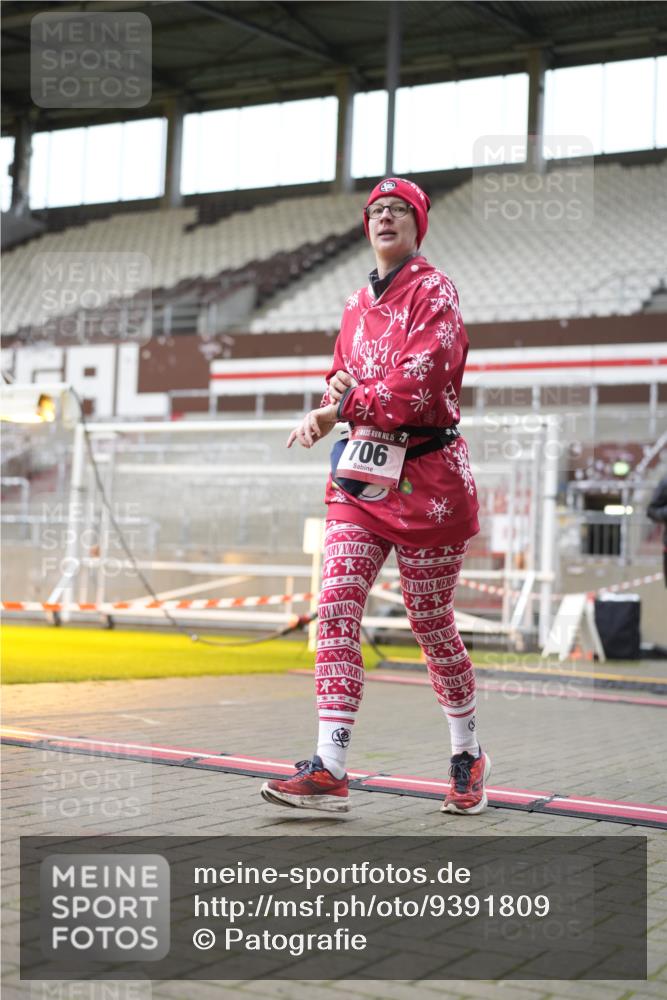 07.12.2025 - St. Pauli X-Mass-Run No. 15 Patografie http://msf.ph/oto/9391809 07.12.2025 10:43:34 Ziel 74, 84, 559, 706, 1913, 2459, 2487, 2647, 2767, 3100, 3226, 3237, 4095, 4096, 4104 meine-sportfotos.de