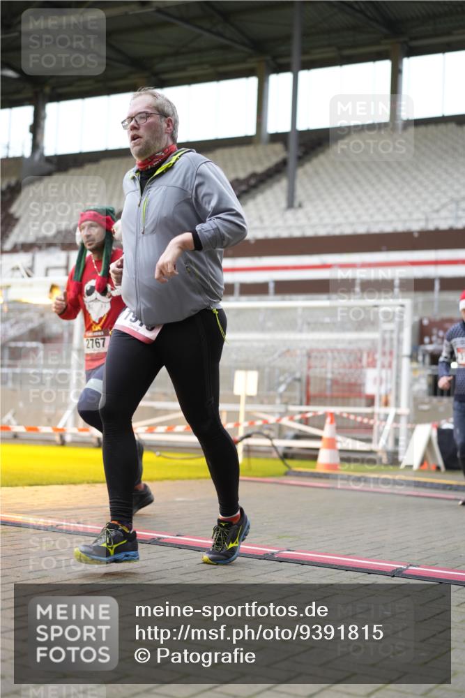 07.12.2025 - St. Pauli X-Mass-Run No. 15 Patografie http://msf.ph/oto/9391815 07.12.2025 10:43:38 Ziel 74, 84, 559, 706, 1913, 2459, 2487, 2647, 2767, 3100, 3226, 3237, 4095, 4096, 4104 meine-sportfotos.de