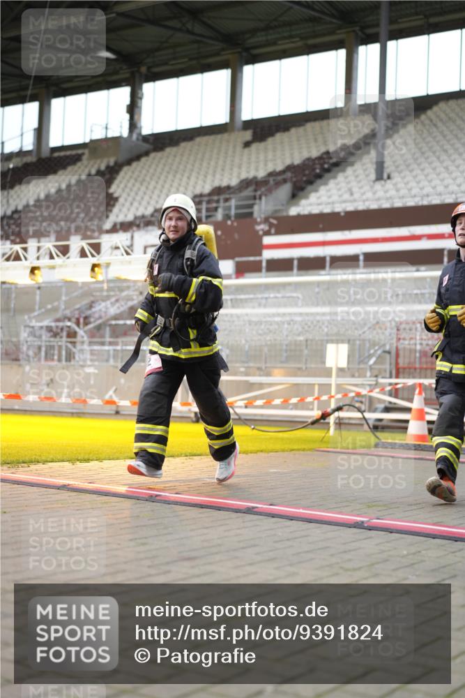 07.12.2025 - St. Pauli X-Mass-Run No. 15 Patografie http://msf.ph/oto/9391824 07.12.2025 10:43:56 Ziel 32, 179, 1651, 2499, 2950, 2955, 4254, 4255 meine-sportfotos.de