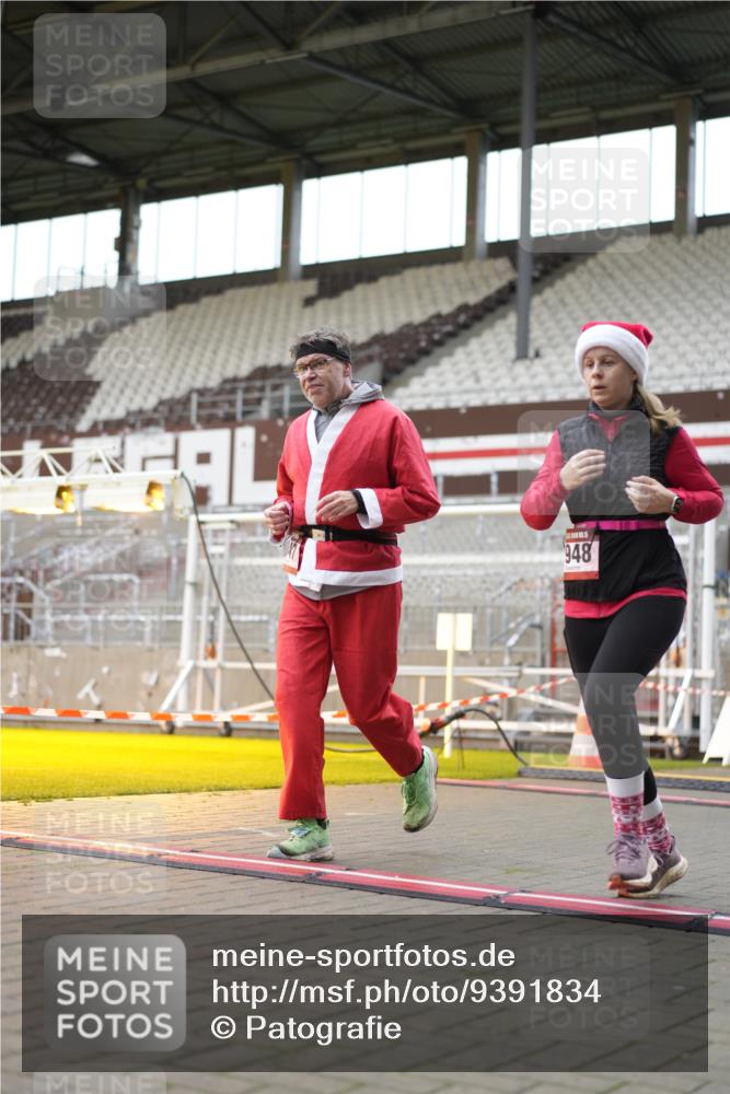 07.12.2025 - St. Pauli X-Mass-Run No. 15 Patografie http://msf.ph/oto/9391834 07.12.2025 10:44:07 Ziel 32, 179, 1651, 1947, 1948, 2499, 3012 meine-sportfotos.de