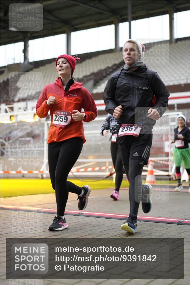 07.12.2025 - St. Pauli X-Mass-Run No. 15 Patografie http://msf.ph/oto/9391842 07.12.2025 10:44:17 Ziel 220, 571, 1051, 1059, 1060, 1089, 1421, 1947, 1948, 2357, 2359, 3012 meine-sportfotos.de