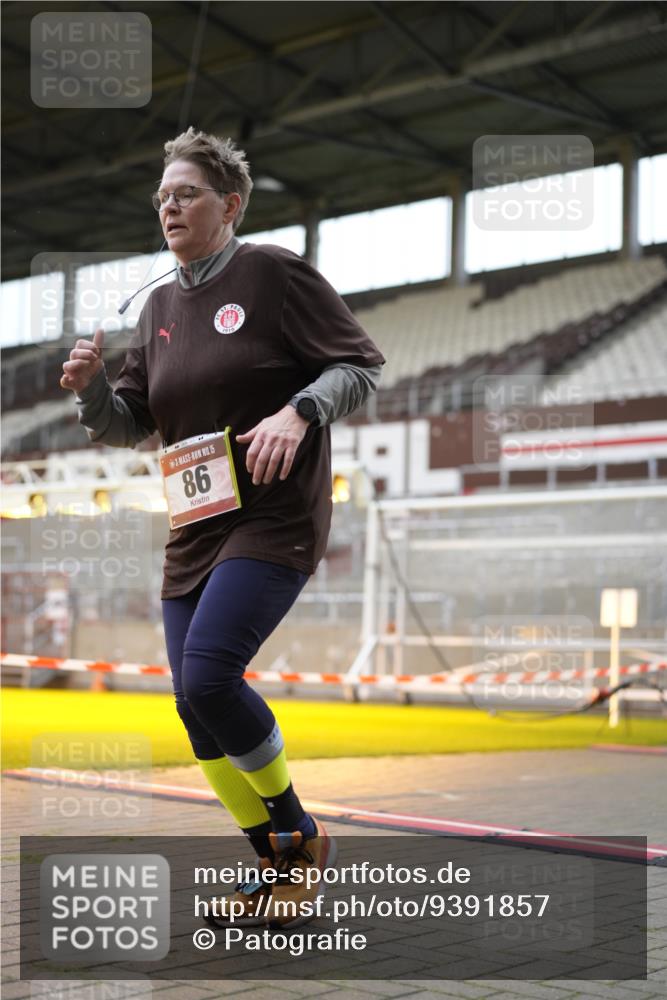 07.12.2025 - St. Pauli X-Mass-Run No. 15 Patografie http://msf.ph/oto/9391857 07.12.2025 10:44:47 Ziel 86, 2058, 3132, 4876 meine-sportfotos.de