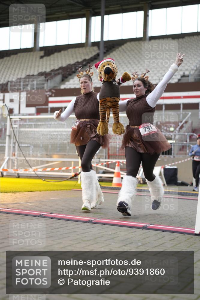 07.12.2025 - St. Pauli X-Mass-Run No. 15 Patografie http://msf.ph/oto/9391860 07.12.2025 10:44:57 Ziel 86, 791, 793, 1415, 1419, 1546, 2058, 2525, 4876 meine-sportfotos.de