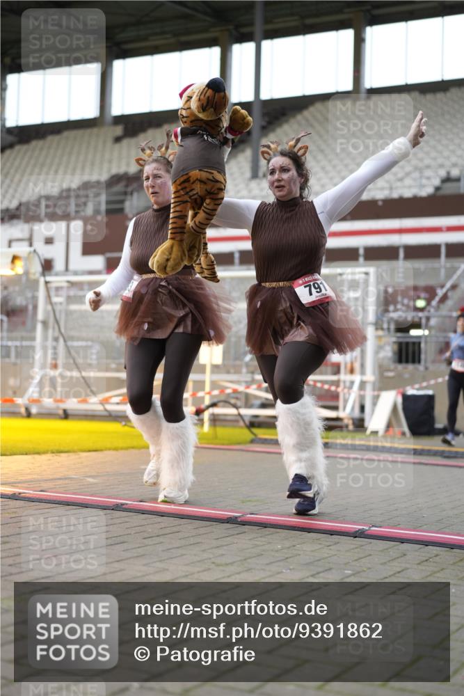 07.12.2025 - St. Pauli X-Mass-Run No. 15 Patografie http://msf.ph/oto/9391862 07.12.2025 10:44:58 Ziel 86, 791, 793, 1415, 1419, 1546, 2058, 2524, 2525, 4876 meine-sportfotos.de