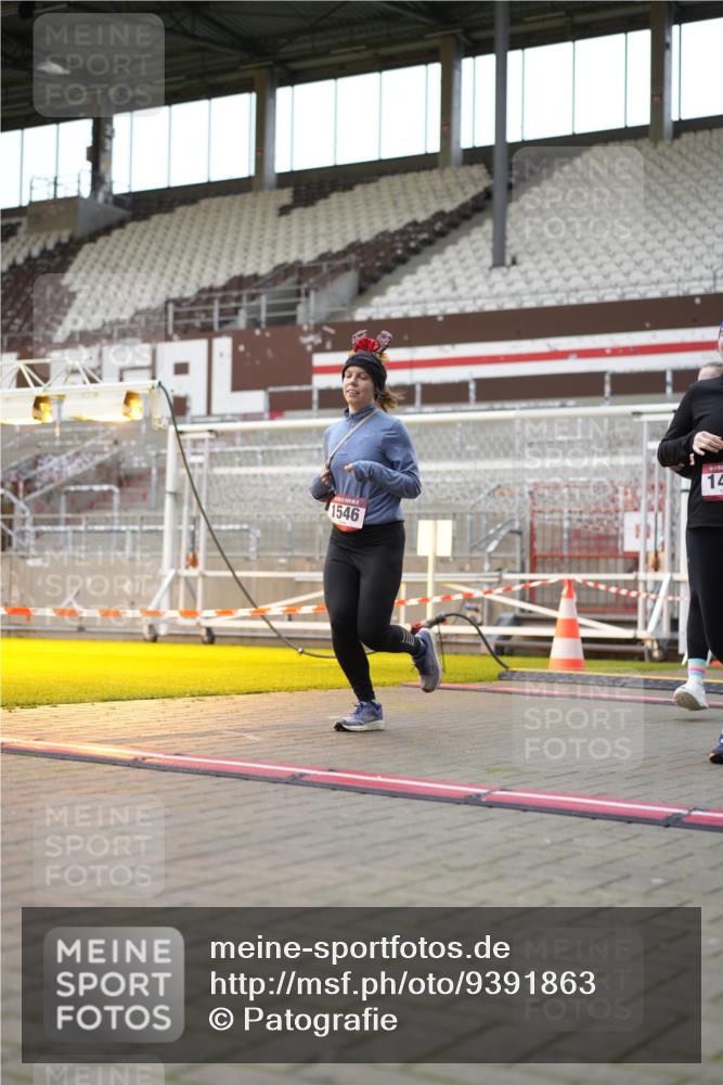 07.12.2025 - St. Pauli X-Mass-Run No. 15 Patografie http://msf.ph/oto/9391863 07.12.2025 10:45:00 Ziel 86, 791, 793, 1415, 1419, 1546, 2158, 2524, 2525, 4876 meine-sportfotos.de