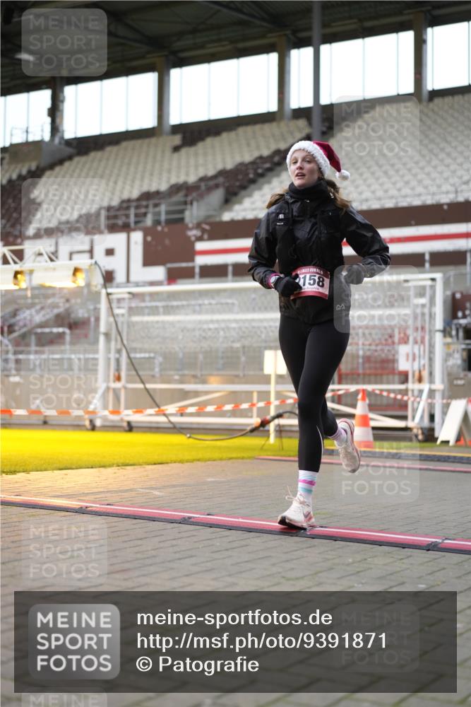 07.12.2025 - St. Pauli X-Mass-Run No. 15 Patografie http://msf.ph/oto/9391871 07.12.2025 10:45:04 Ziel 631, 636, 791, 793, 1245, 1415, 1419, 1546, 2158, 2524, 2525, 3350, 4876 meine-sportfotos.de