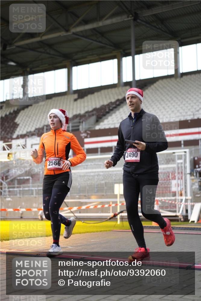 07.12.2025 - St. Pauli X-Mass-Run No. 15 Patografie http://msf.ph/oto/9392060 07.12.2025 10:47:36 Ziel 78, 1182, 1555, 1847, 1848, 1863, 2490, 2566, 2690, 3101, 3102, 3104, 3105, 4072, 4615, 4618, 4853, 4868, 4869 meine-sportfotos.de