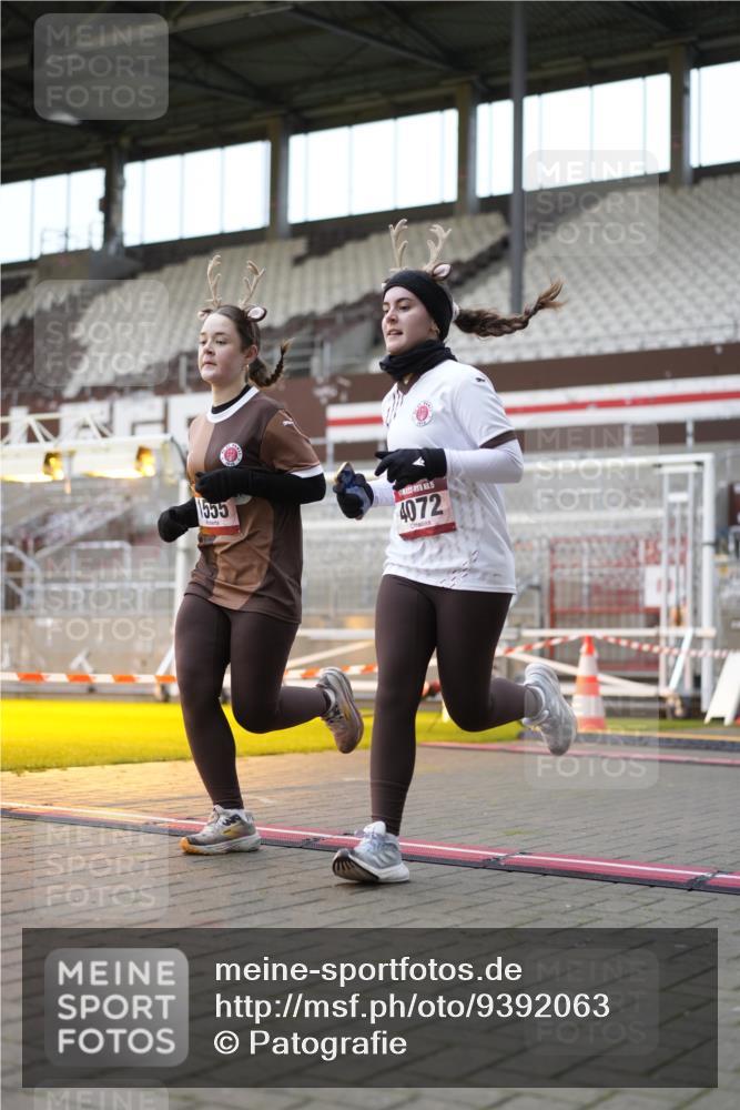 07.12.2025 - St. Pauli X-Mass-Run No. 15 Patografie http://msf.ph/oto/9392063 07.12.2025 10:47:40 Ziel 78, 282, 1555, 2490, 2566, 2690, 4072, 4615, 4618, 4863 meine-sportfotos.de