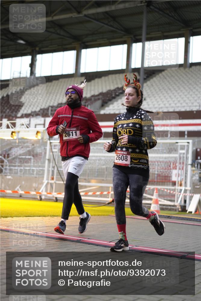 07.12.2025 - St. Pauli X-Mass-Run No. 15 Patografie http://msf.ph/oto/9392073 07.12.2025 10:47:49 Ziel 282, 472, 513, 553, 1555, 2490, 2566, 2608, 2611, 4072, 4615, 4618, 4863 meine-sportfotos.de