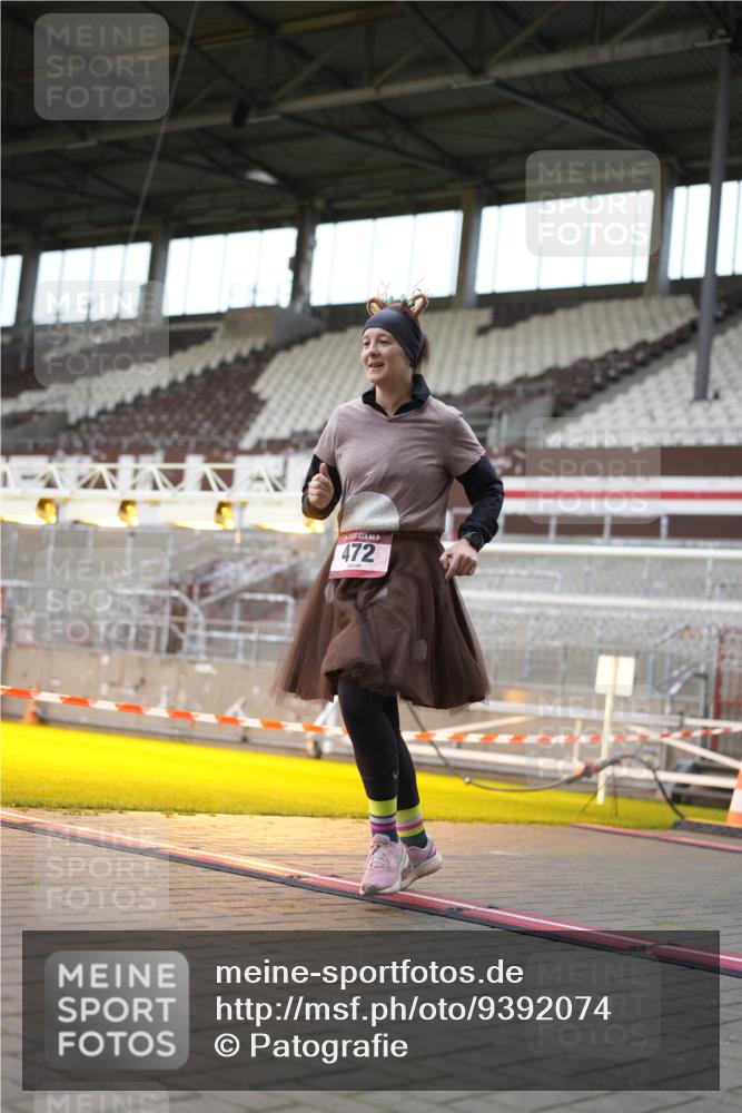 07.12.2025 - St. Pauli X-Mass-Run No. 15 Patografie http://msf.ph/oto/9392074 07.12.2025 10:47:54 Ziel 282, 472, 513, 553, 1555, 2146, 2147, 2608, 2611, 4072, 4863 meine-sportfotos.de