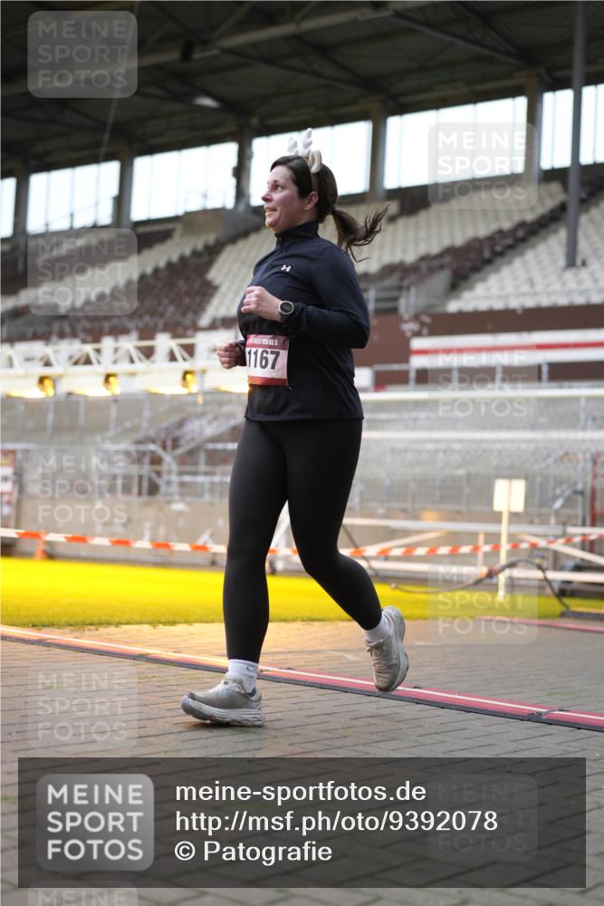 07.12.2025 - St. Pauli X-Mass-Run No. 15 Patografie http://msf.ph/oto/9392078 07.12.2025 10:47:55 Ziel 282, 472, 513, 553, 1555, 2146, 2147, 2608, 2611, 4072, 4863 meine-sportfotos.de