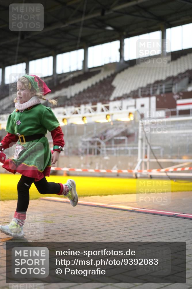 07.12.2025 - St. Pauli X-Mass-Run No. 15 Patografie http://msf.ph/oto/9392083 07.12.2025 10:48:03 Ziel 472, 1195, 2028, 2146, 2147, 2339, 2501, 2608, 2611, 3018, 3598, 4229 meine-sportfotos.de