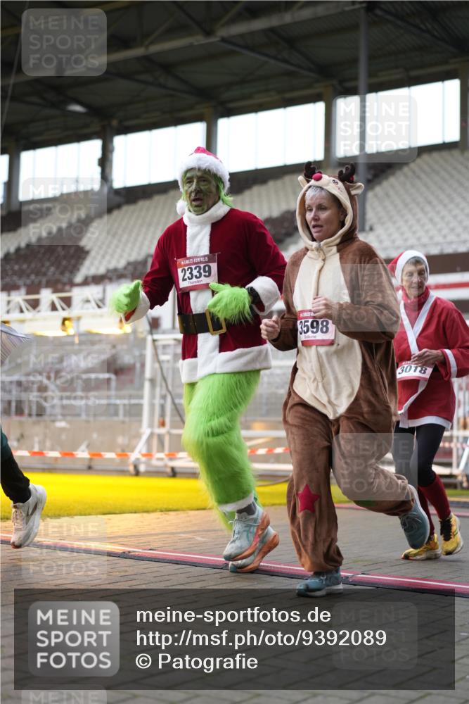 07.12.2025 - St. Pauli X-Mass-Run No. 15 Patografie http://msf.ph/oto/9392089 07.12.2025 10:48:06 Ziel 472, 876, 1195, 2028, 2146, 2147, 2339, 2501, 3018, 3598, 4229 meine-sportfotos.de