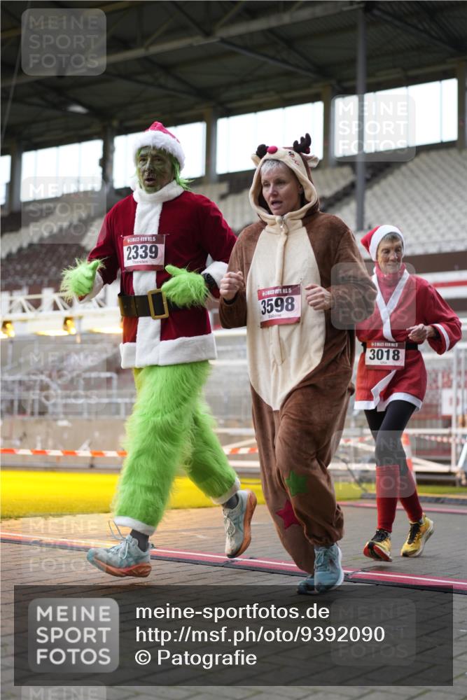 07.12.2025 - St. Pauli X-Mass-Run No. 15 Patografie http://msf.ph/oto/9392090 07.12.2025 10:48:06 Ziel 472, 876, 1195, 2028, 2146, 2147, 2339, 2501, 3018, 3598, 4229 meine-sportfotos.de