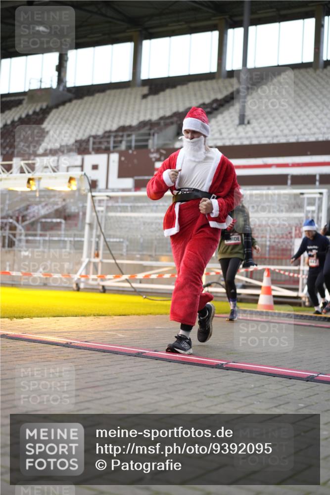 07.12.2025 - St. Pauli X-Mass-Run No. 15 Patografie http://msf.ph/oto/9392095 07.12.2025 10:48:16 Ziel 577, 876, 1195, 1265, 1267, 2028, 2232, 2233, 2235, 2239, 2241, 2339, 2501, 2796, 2797, 2803, 3018, 3598, 4229, 4447 meine-sportfotos.de