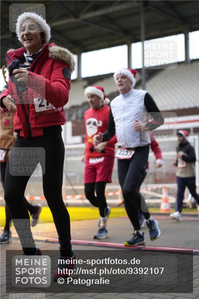 07.12.2025 - St. Pauli X-Mass-Run No. 15 Patografie http://msf.ph/oto/9392107 07.12.2025 10:48:21 Ziel 577, 633, 876, 1265, 1267, 2232, 2233, 2235, 2239, 2241, 2339, 2796, 2797, 2803, 3018, 3598, 4447, 4598 meine-sportfotos.de