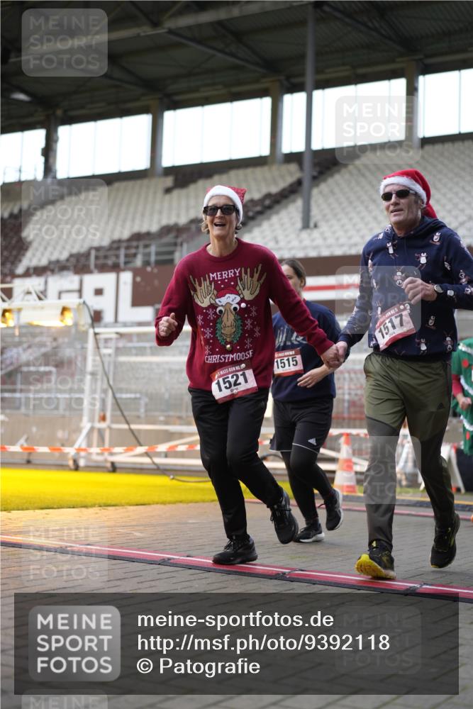 07.12.2025 - St. Pauli X-Mass-Run No. 15 Patografie http://msf.ph/oto/9392118 07.12.2025 10:48:30 Ziel 233, 290, 577, 633, 935, 1009, 1087, 1265, 1267, 1515, 1516, 1517, 1521, 2232, 2233, 2235, 2239, 2241, 2796, 2797, 2803, 3017, 3019, 3346, 4447, 4598 meine-sportfotos.de