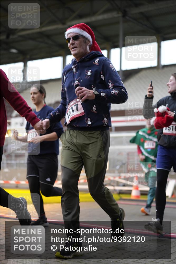 07.12.2025 - St. Pauli X-Mass-Run No. 15 Patografie http://msf.ph/oto/9392120 07.12.2025 10:48:30 Ziel 233, 290, 577, 633, 935, 1009, 1087, 1265, 1267, 1515, 1516, 1517, 1521, 2232, 2233, 2235, 2239, 2241, 2796, 2797, 2803, 3017, 3019, 3346, 4447, 4598 meine-sportfotos.de