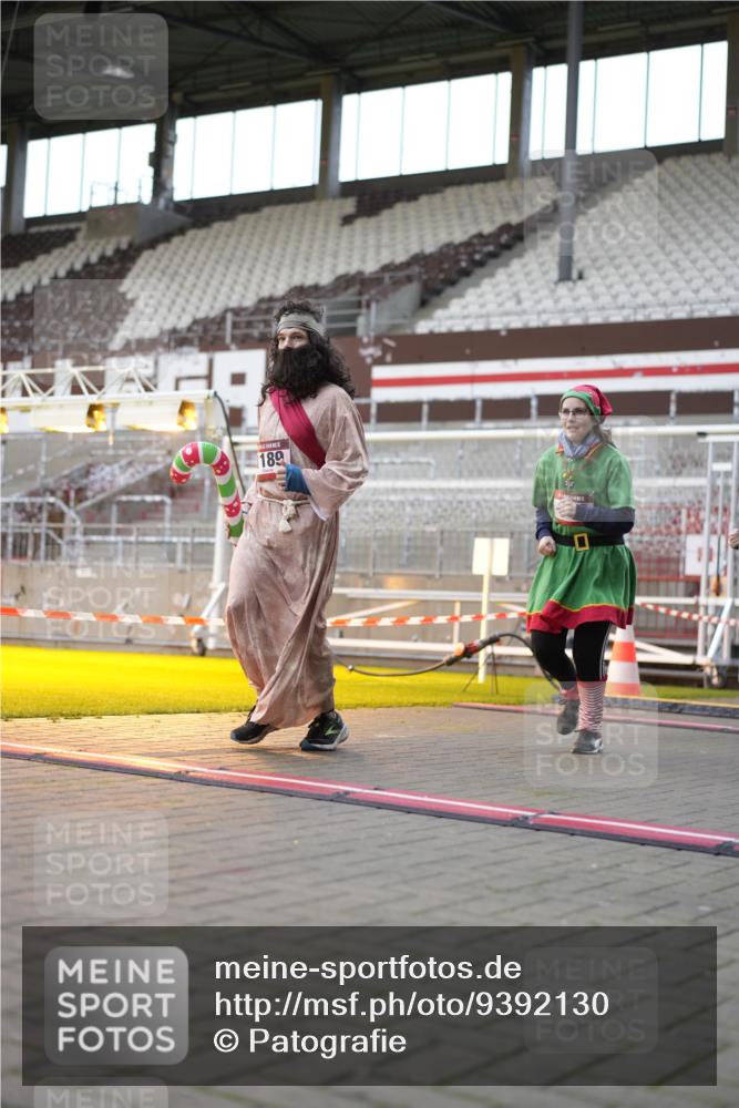 07.12.2025 - St. Pauli X-Mass-Run No. 15 Patografie http://msf.ph/oto/9392130 07.12.2025 10:48:36 Ziel 233, 290, 577, 592, 633, 935, 1009, 1087, 1188, 1189, 1515, 1516, 1517, 1521, 1895, 2232, 2268, 2269, 3017, 3019, 3346, 4598 meine-sportfotos.de
