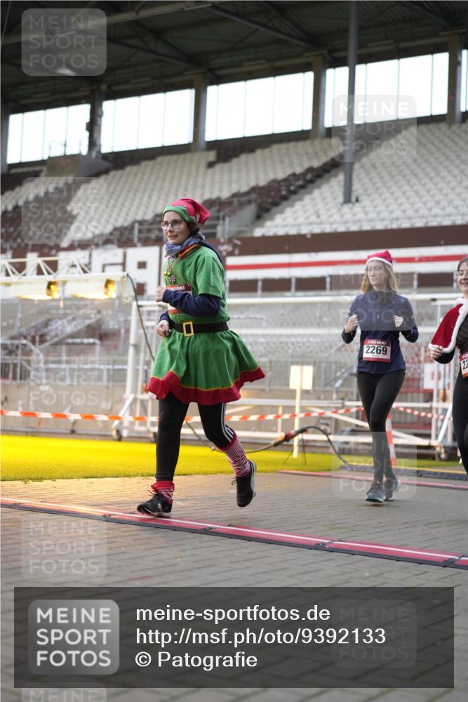 07.12.2025 - St. Pauli X-Mass-Run No. 15 Patografie http://msf.ph/oto/9392133 07.12.2025 10:48:37 Ziel 233, 290, 590, 592, 633, 935, 1009, 1087, 1188, 1189, 1515, 1516, 1517, 1521, 1895, 2268, 2269, 3017, 3019, 3346, 4598 meine-sportfotos.de