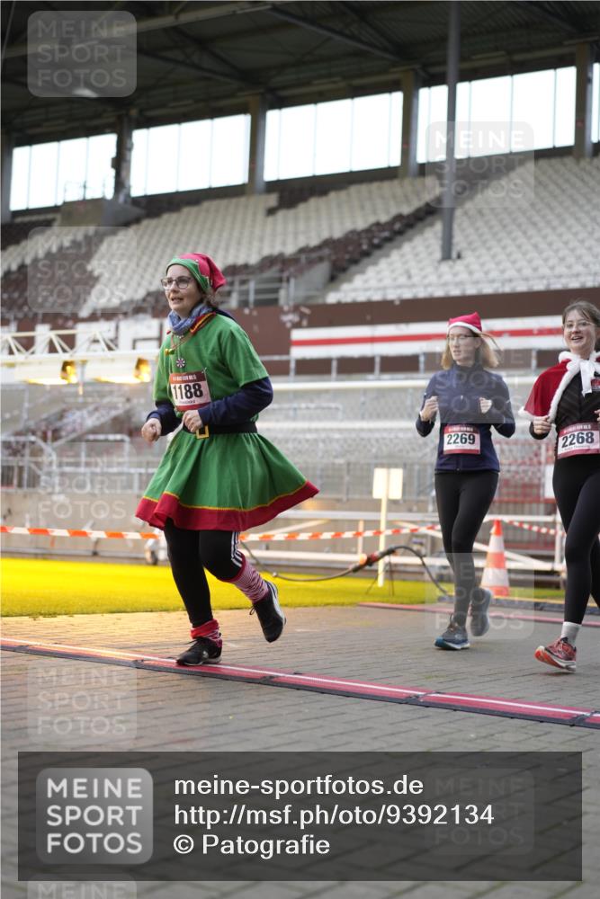 07.12.2025 - St. Pauli X-Mass-Run No. 15 Patografie http://msf.ph/oto/9392134 07.12.2025 10:48:37 Ziel 233, 290, 590, 592, 633, 935, 1009, 1087, 1188, 1189, 1515, 1516, 1517, 1521, 1895, 2268, 2269, 3017, 3019, 3346, 4598 meine-sportfotos.de