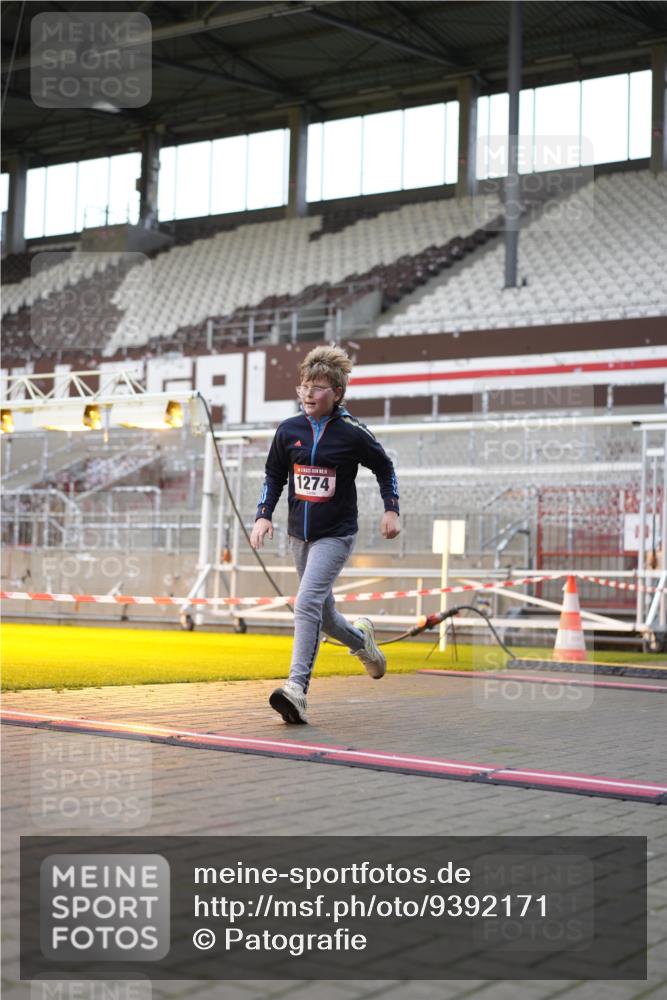 07.12.2025 - St. Pauli X-Mass-Run No. 15 Patografie http://msf.ph/oto/9392171 07.12.2025 10:49:16 Ziel 191, 194, 471, 1273, 1274, 1370, 1372, 1663, 2421, 2764, 2765, 2921, 2933, 3366, 3369 meine-sportfotos.de