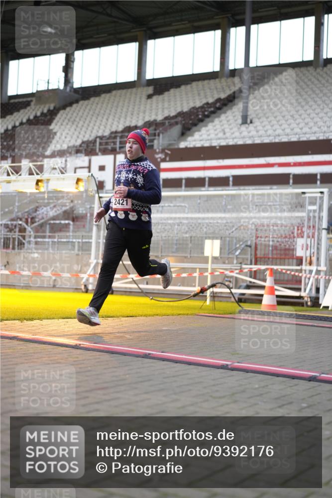 07.12.2025 - St. Pauli X-Mass-Run No. 15 Patografie http://msf.ph/oto/9392176 07.12.2025 10:49:20 Ziel 890, 1273, 1274, 1370, 1372, 1663, 2299, 2301, 2421, 2764, 2765, 2921, 2933, 3366 meine-sportfotos.de